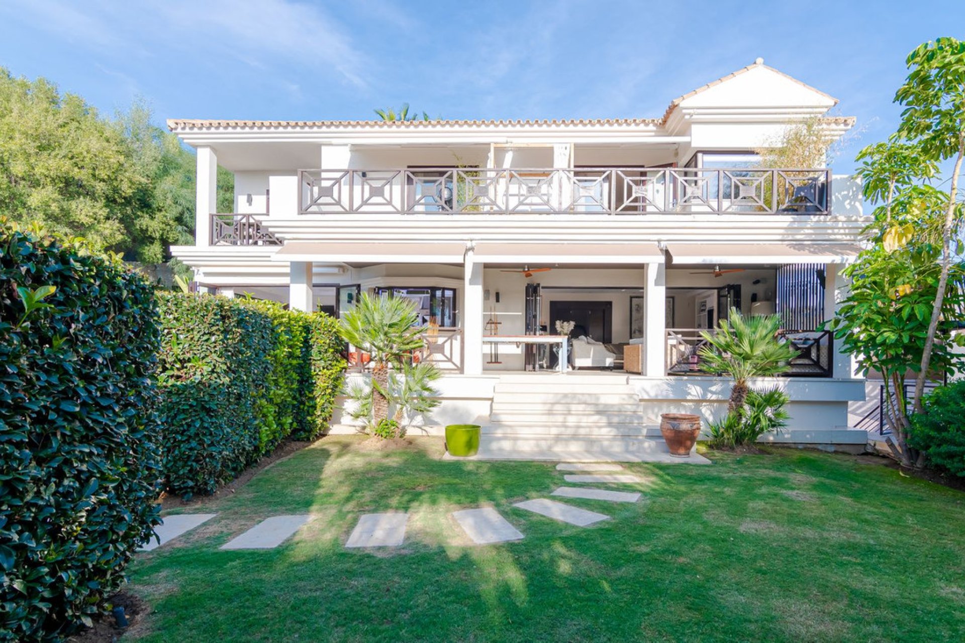 Resale - House - Detached Villa - Marbella - Nueva Andalucia