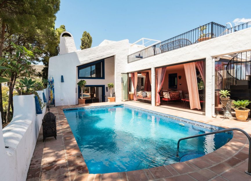 Resale - House - Detached Villa - Marbella - Nueva Andalucia