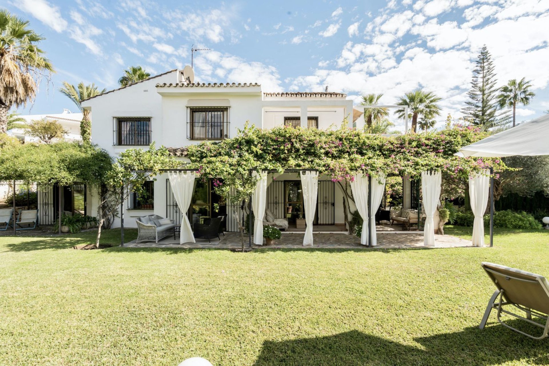 Resale - House - Detached Villa - Marbella - Nueva Andalucia