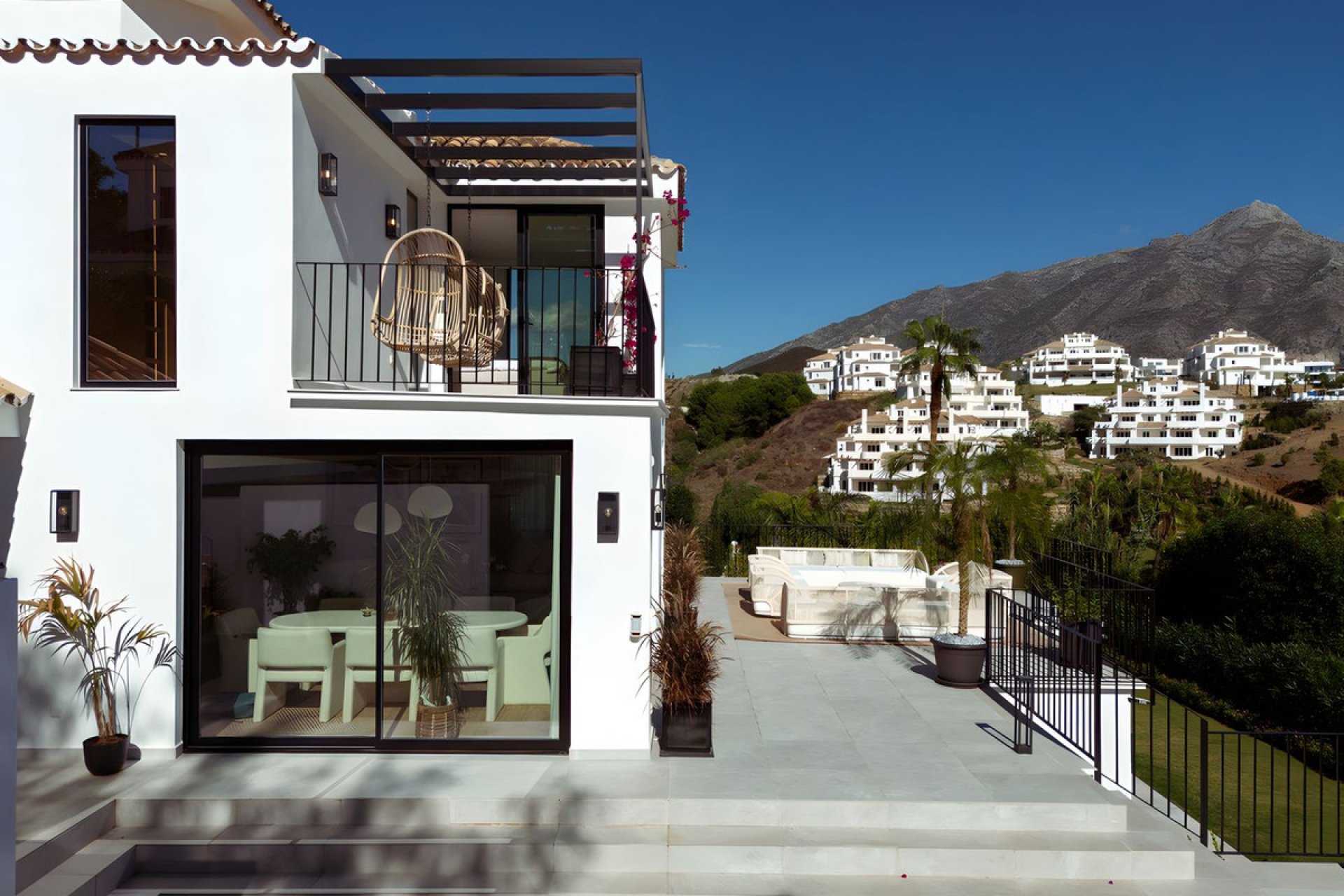 Resale - House - Detached Villa - Marbella - Nueva Andalucia