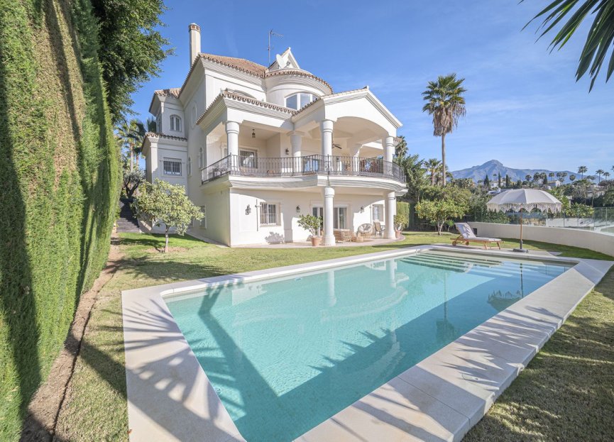 Resale - House - Detached Villa - Marbella - Nueva Andalucia