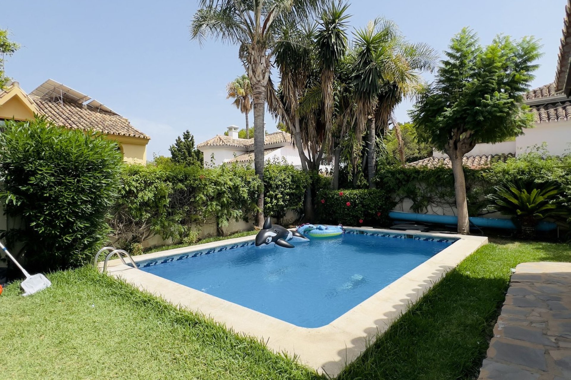 Resale - House - Detached Villa - Marbella - Nueva Andalucia