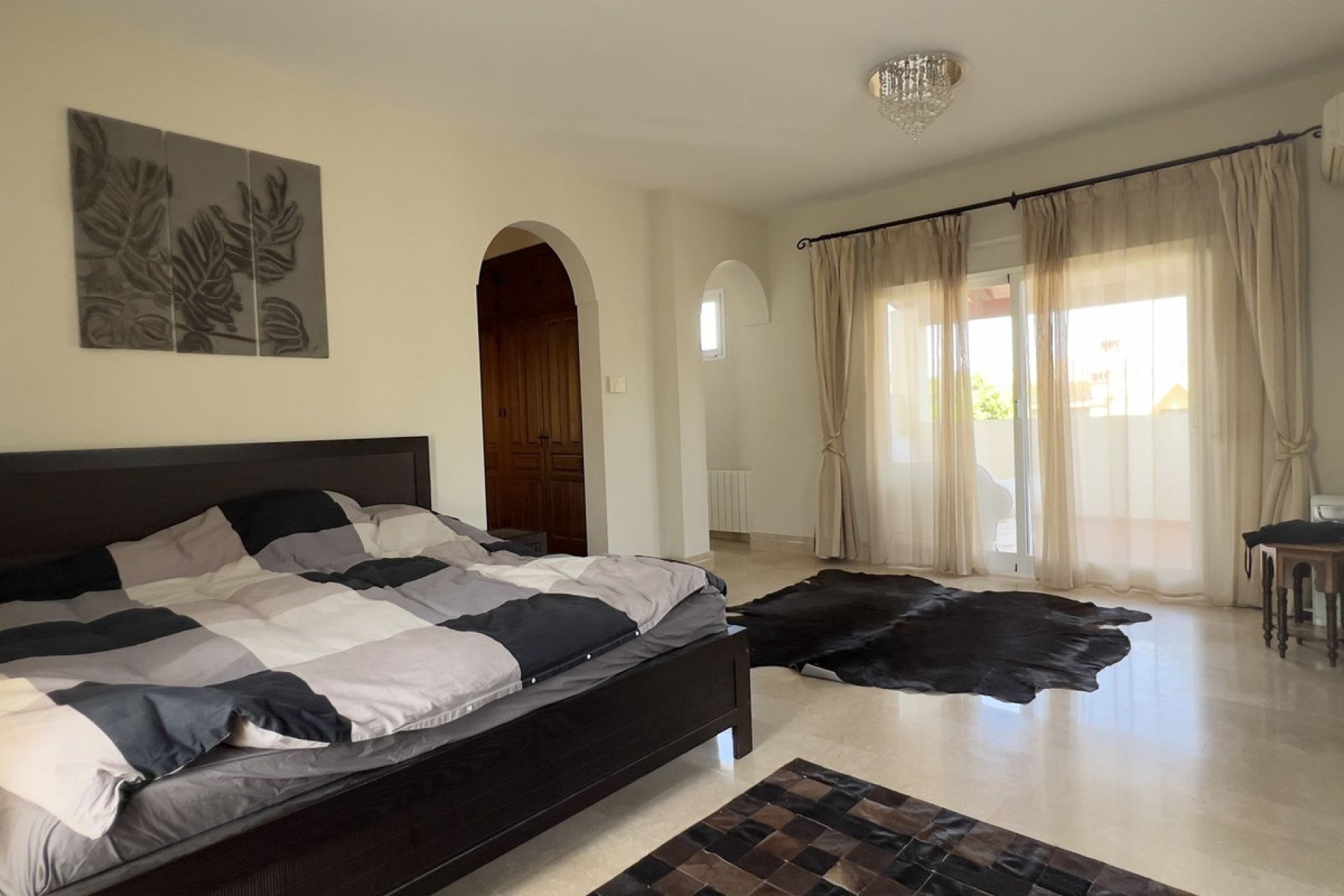 Resale - House - Detached Villa - Marbella - Nueva Andalucia