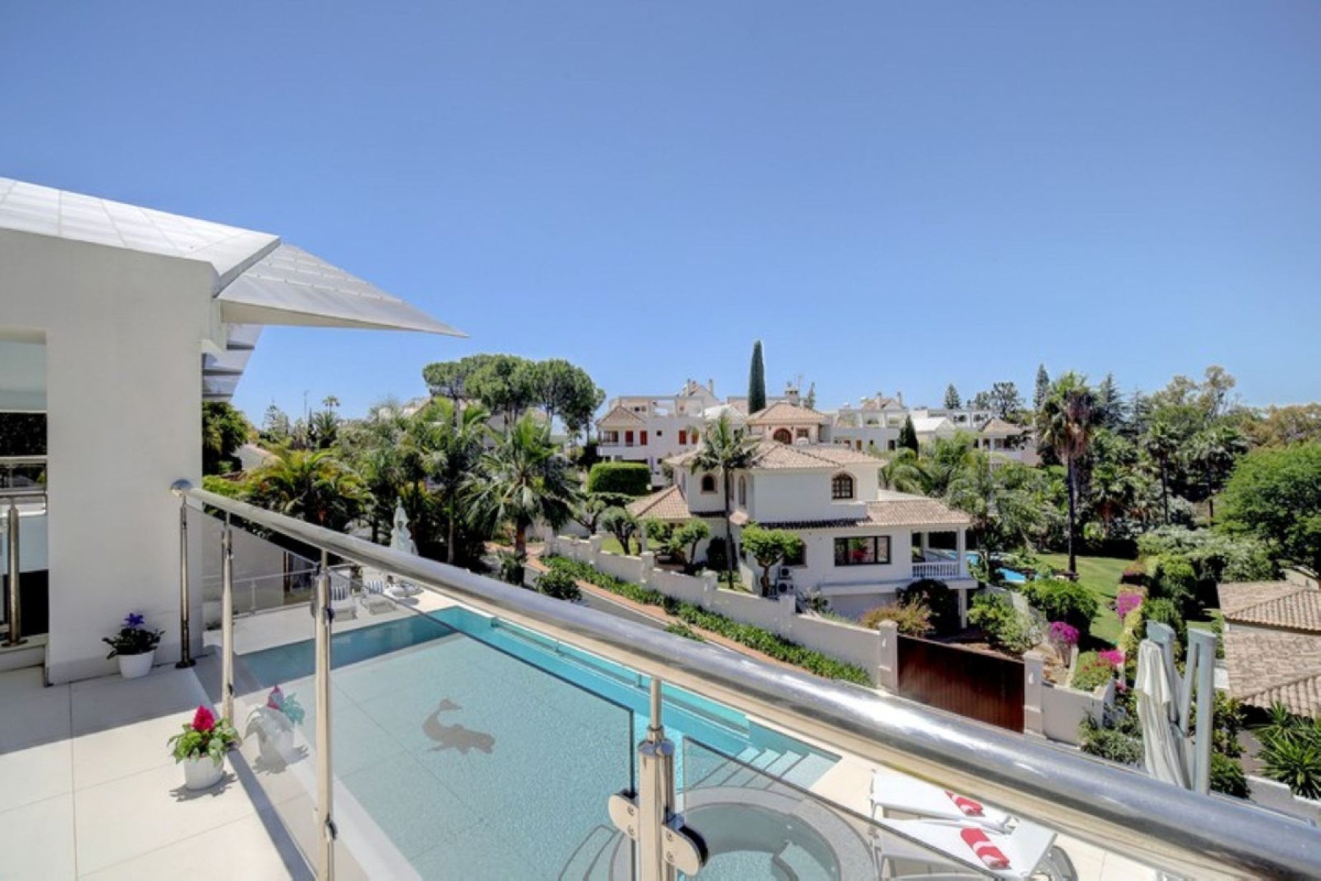 Resale - House - Detached Villa - Marbella - Nueva Andalucia