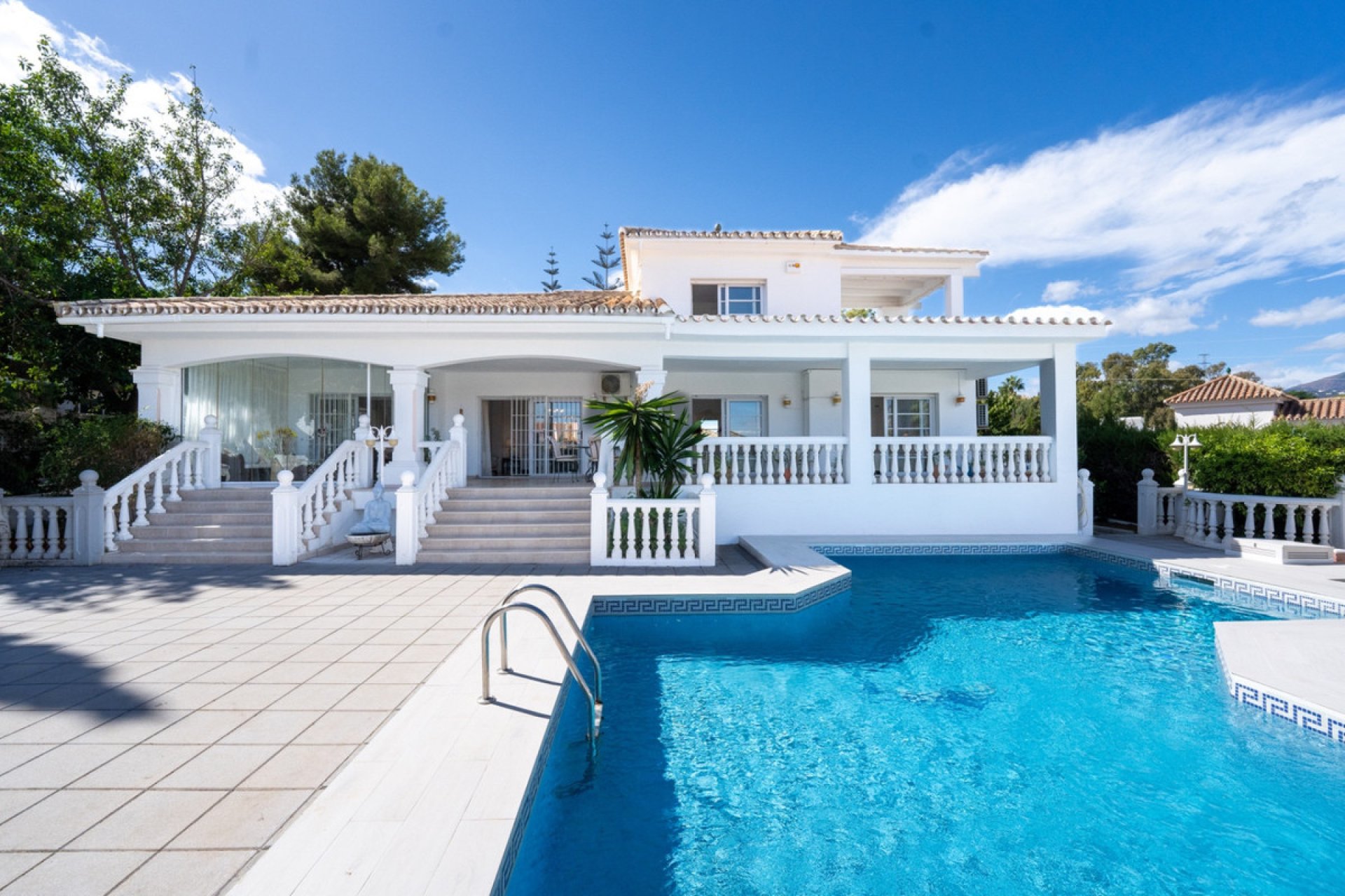 Resale - House - Detached Villa - Marbella - Nueva Andalucia