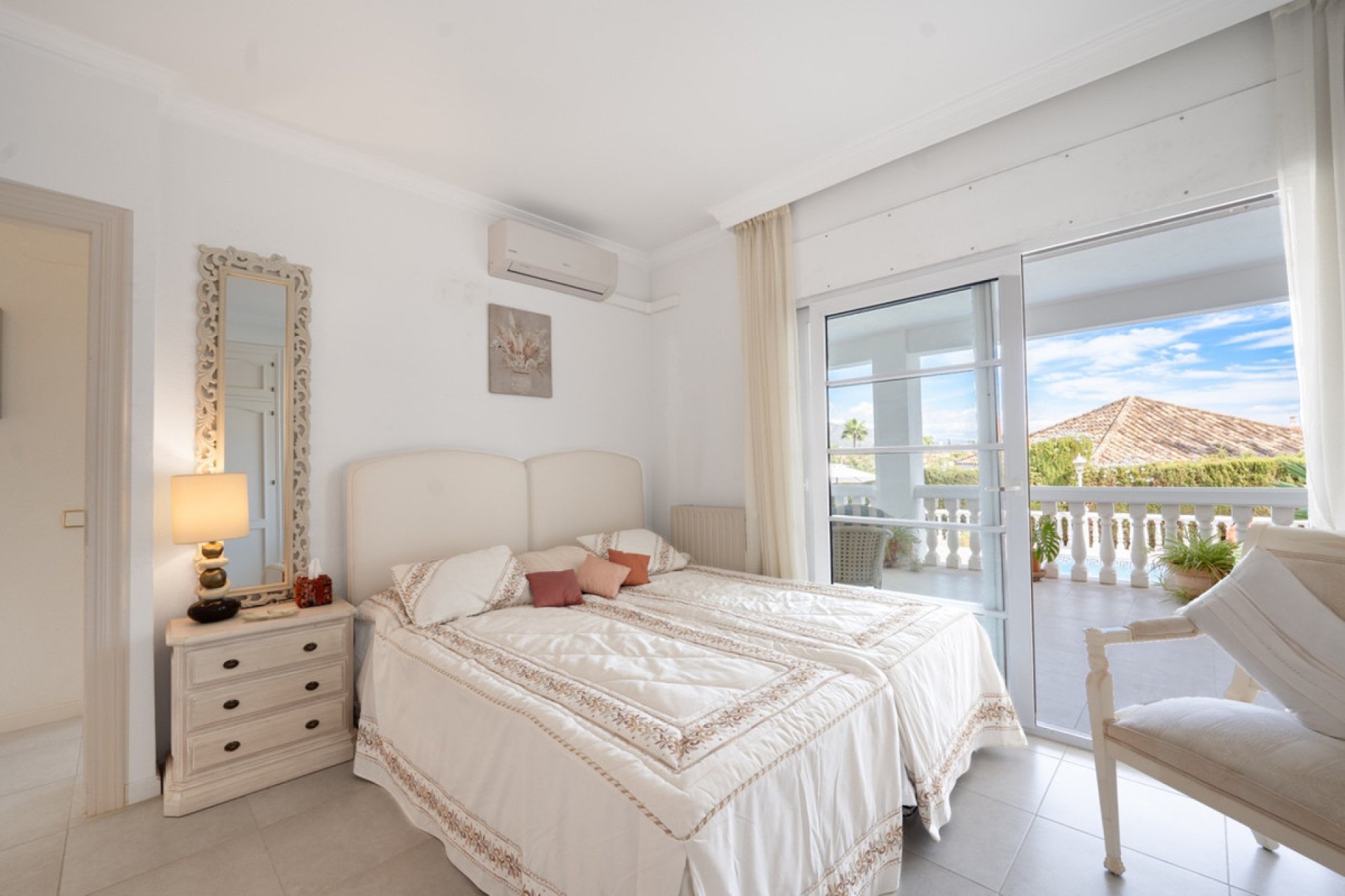 Resale - House - Detached Villa - Marbella - Nueva Andalucia