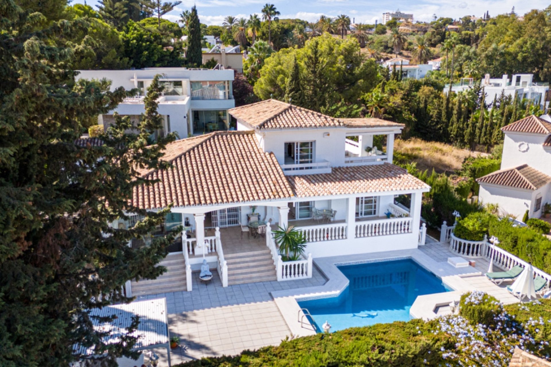 Resale - House - Detached Villa - Marbella - Nueva Andalucia