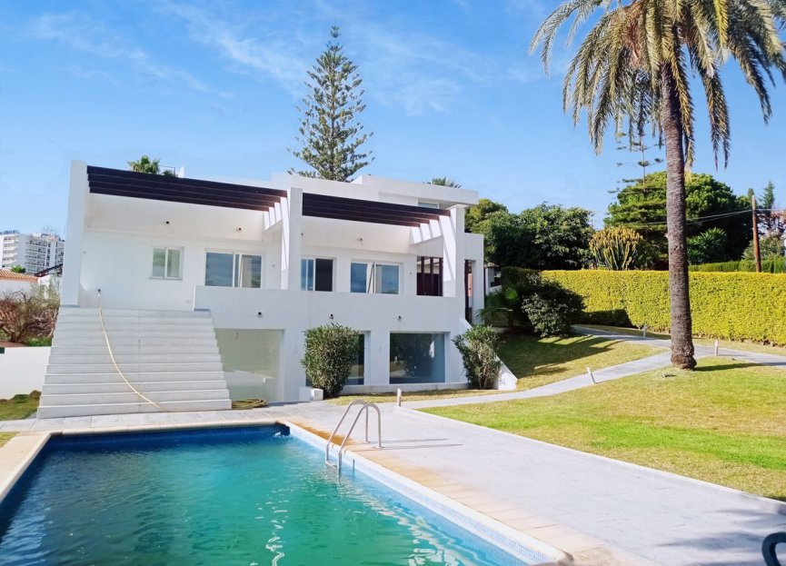 Resale - House - Detached Villa - Marbella - Nueva Andalucia