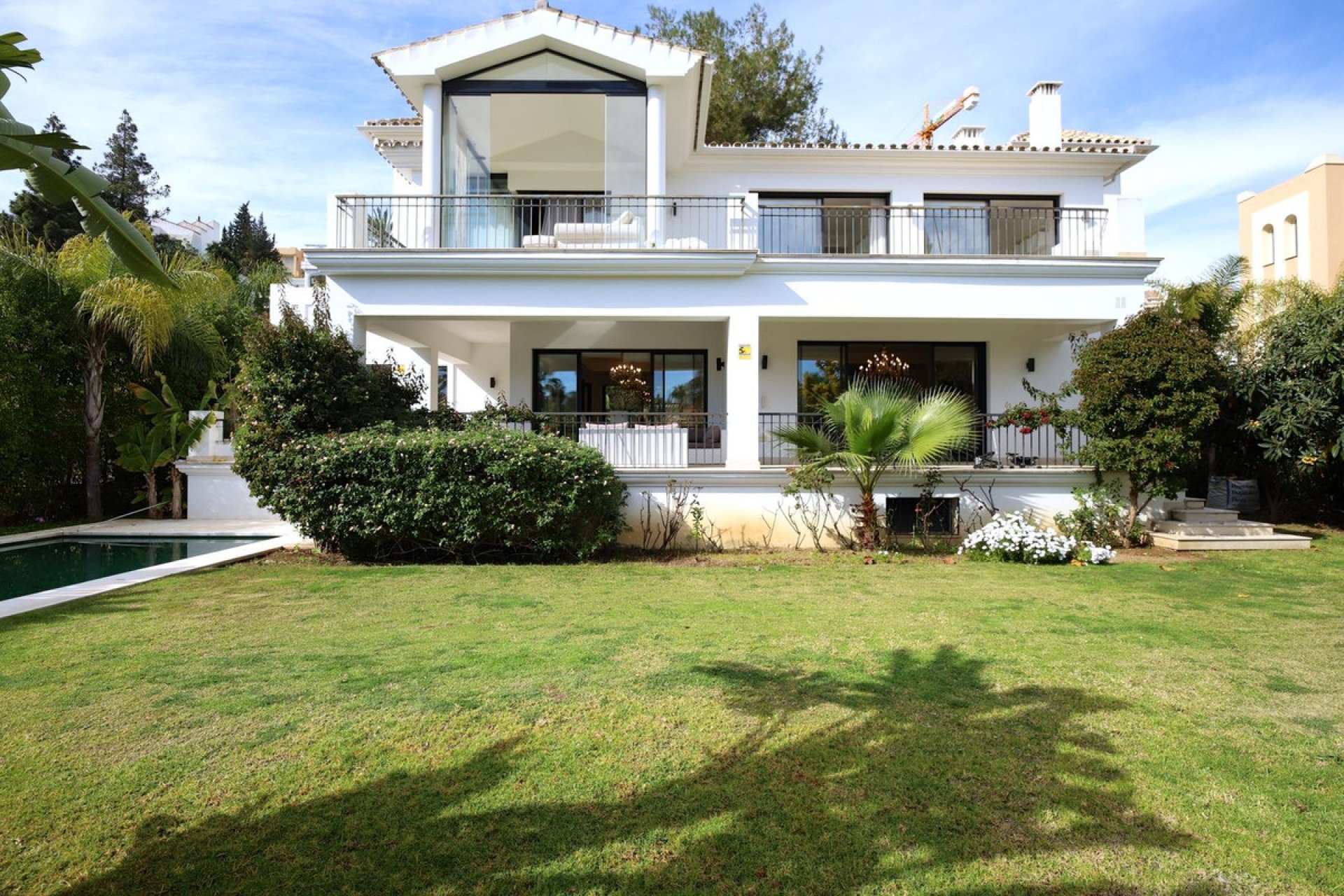 Resale - House - Detached Villa - Marbella - Nueva Andalucia