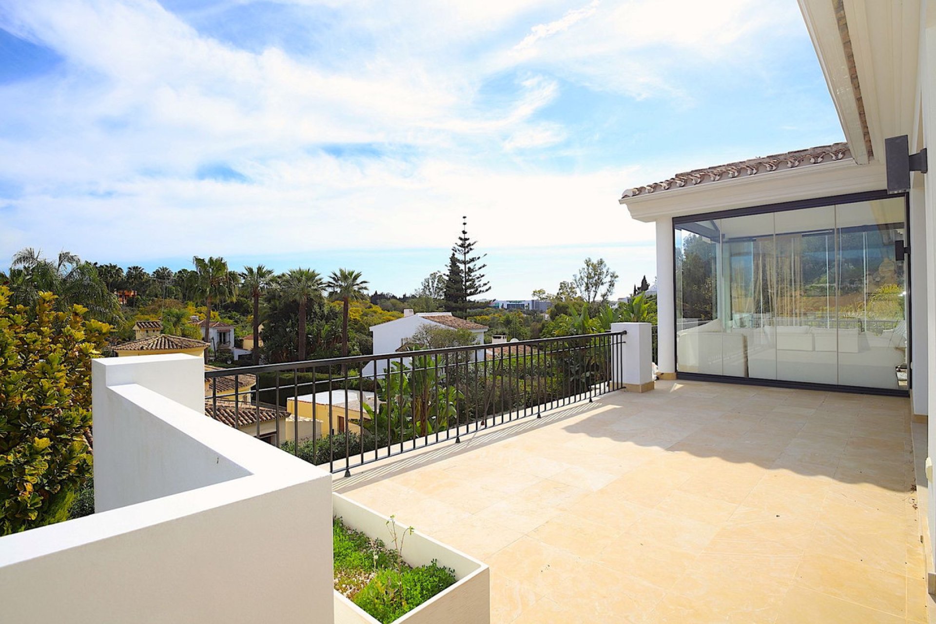 Resale - House - Detached Villa - Marbella - Nueva Andalucia