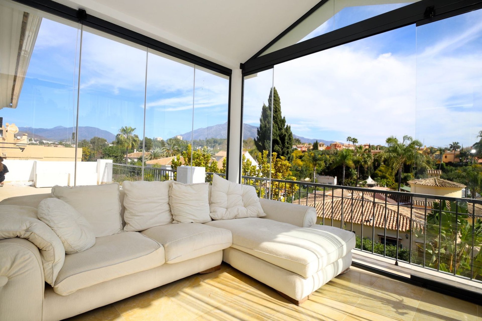 Resale - House - Detached Villa - Marbella - Nueva Andalucia