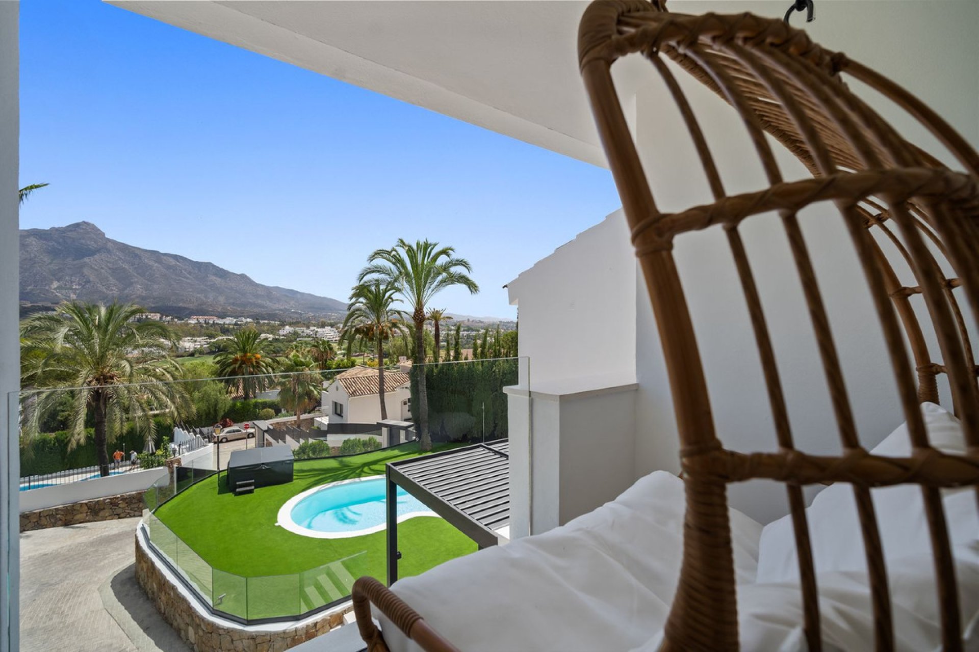 Resale - House - Detached Villa - Marbella - Nueva Andalucia