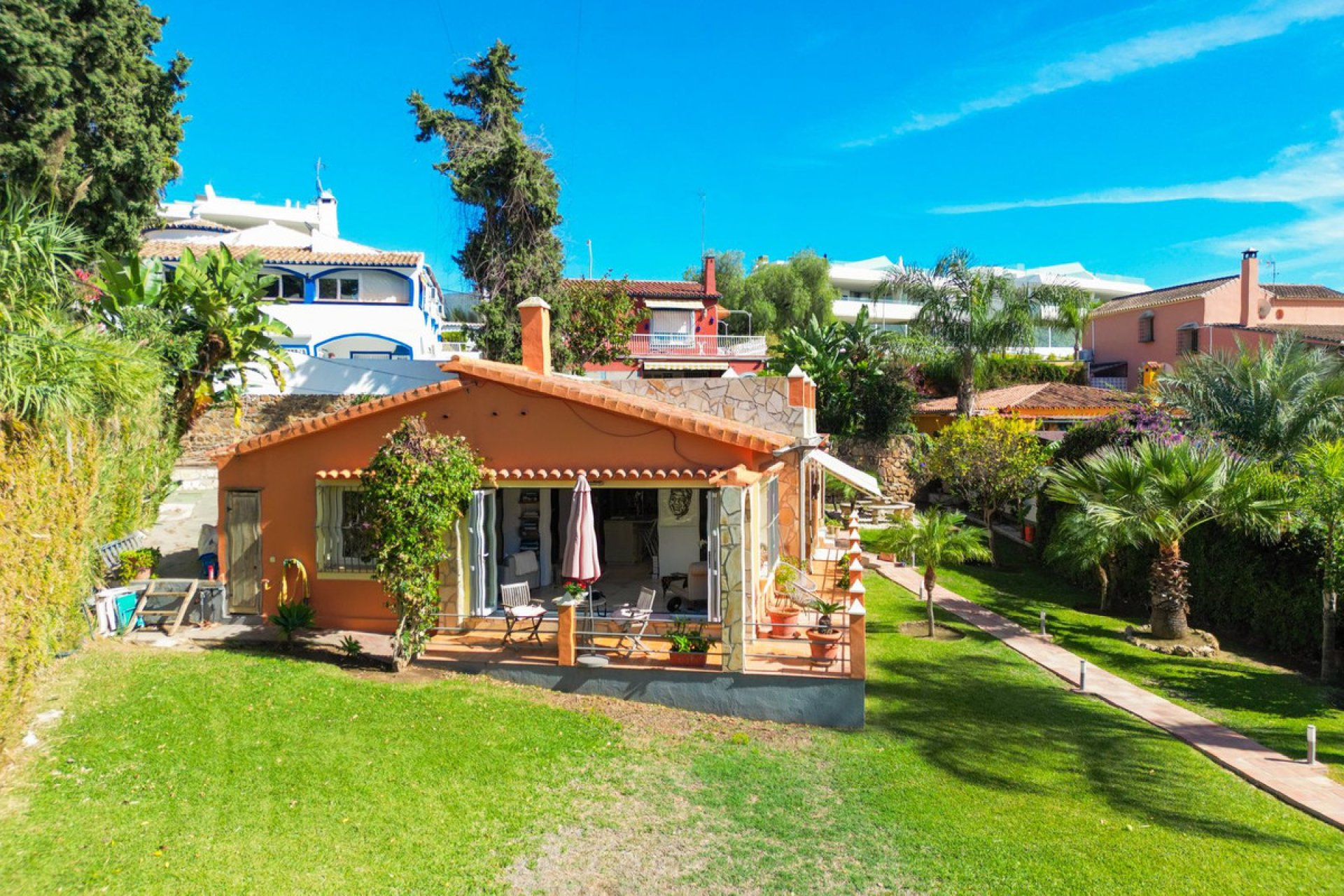 Resale - House - Detached Villa - Marbella - Nueva Andalucia