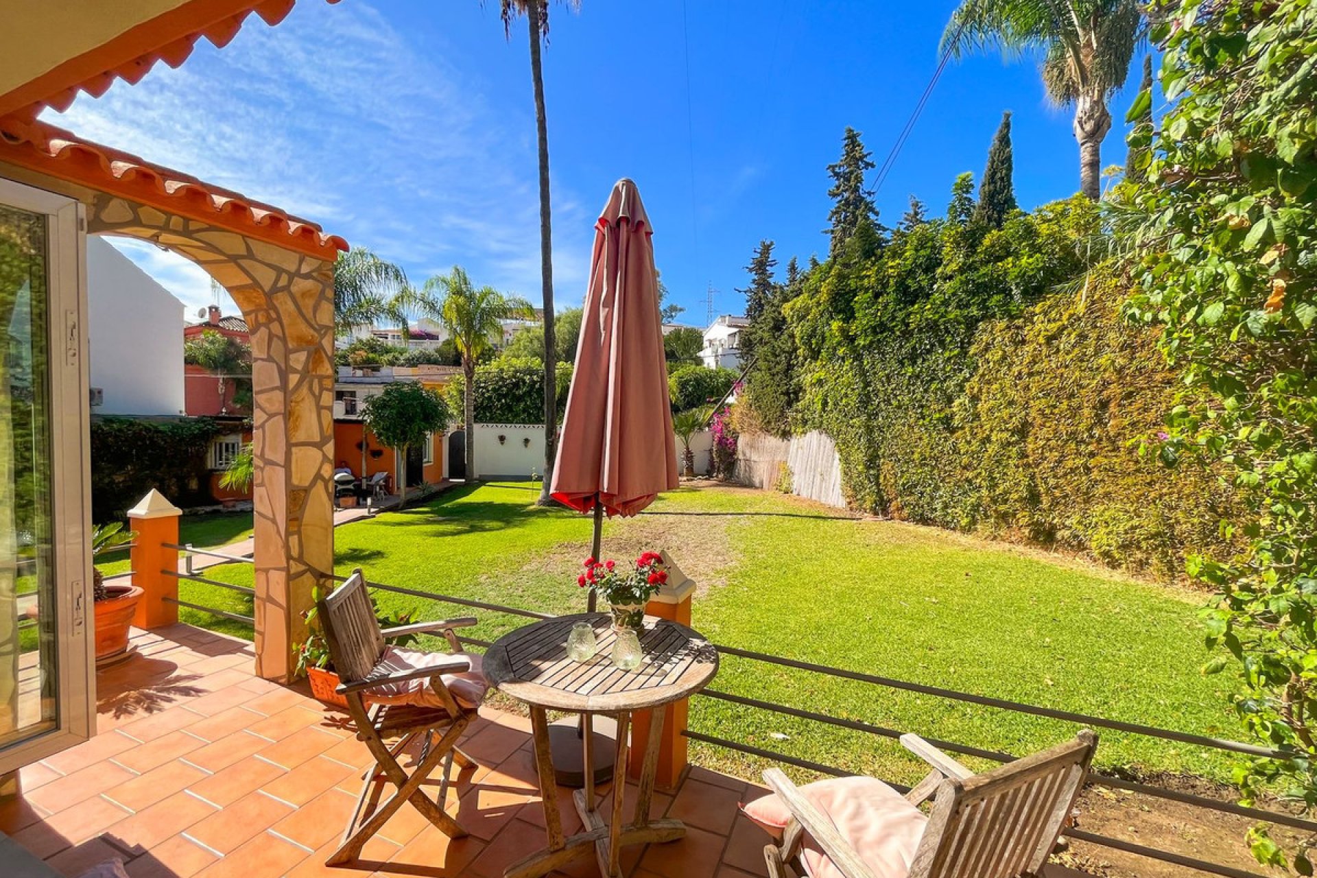 Resale - House - Detached Villa - Marbella - Nueva Andalucia