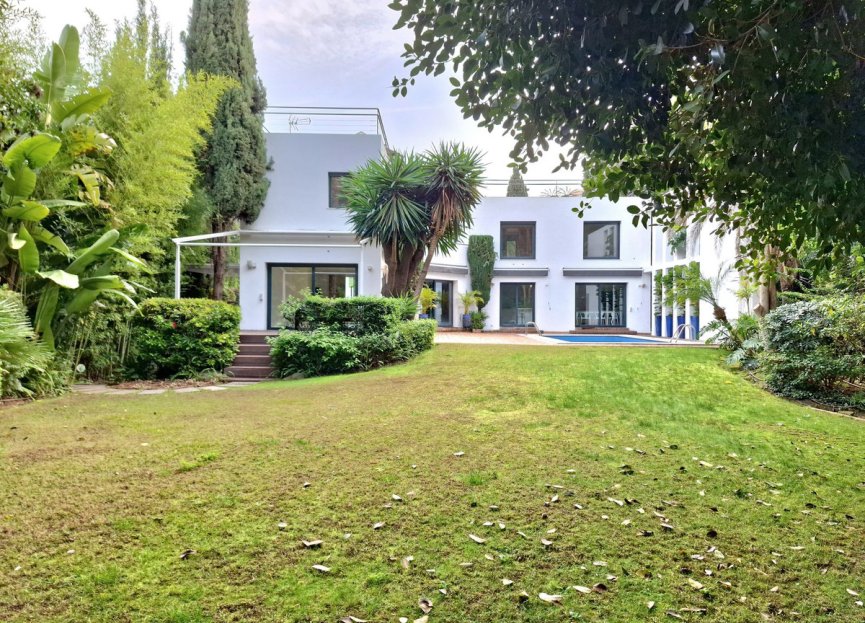 Resale - House - Detached Villa - Marbella - Nueva Andalucia