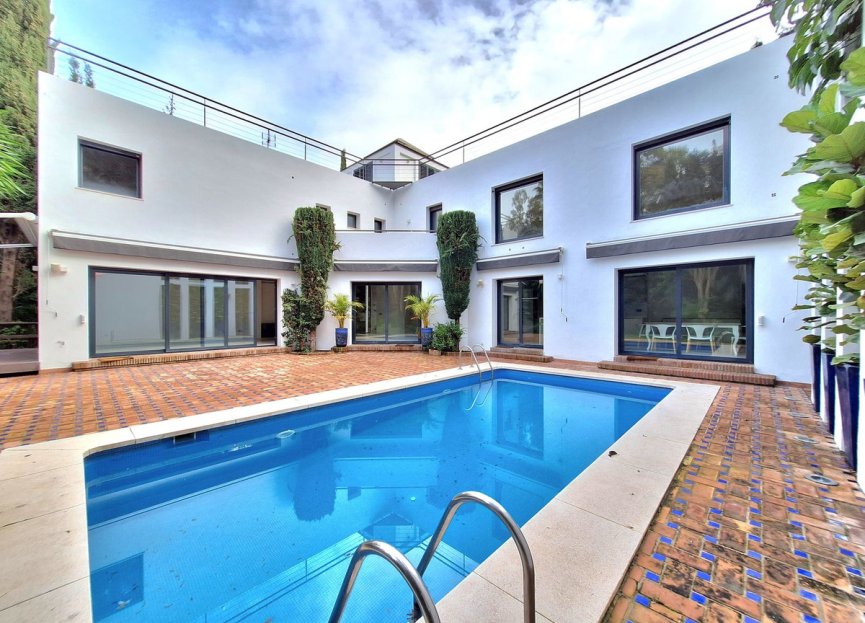 Resale - House - Detached Villa - Marbella - Nueva Andalucia