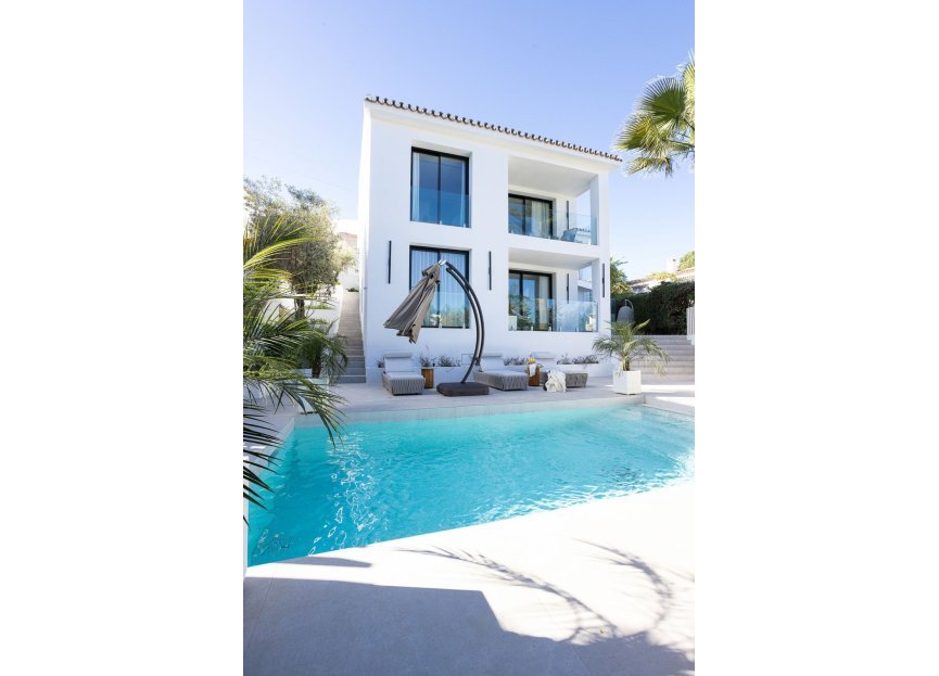 Resale - House - Detached Villa - Marbella - Nueva Andalucia