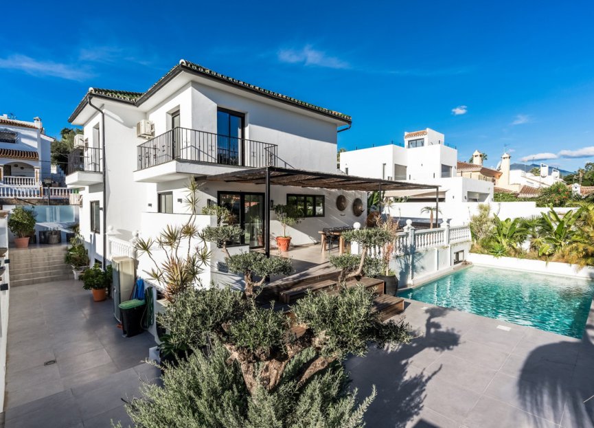 Resale - House - Detached Villa - Marbella - Nueva Andalucia