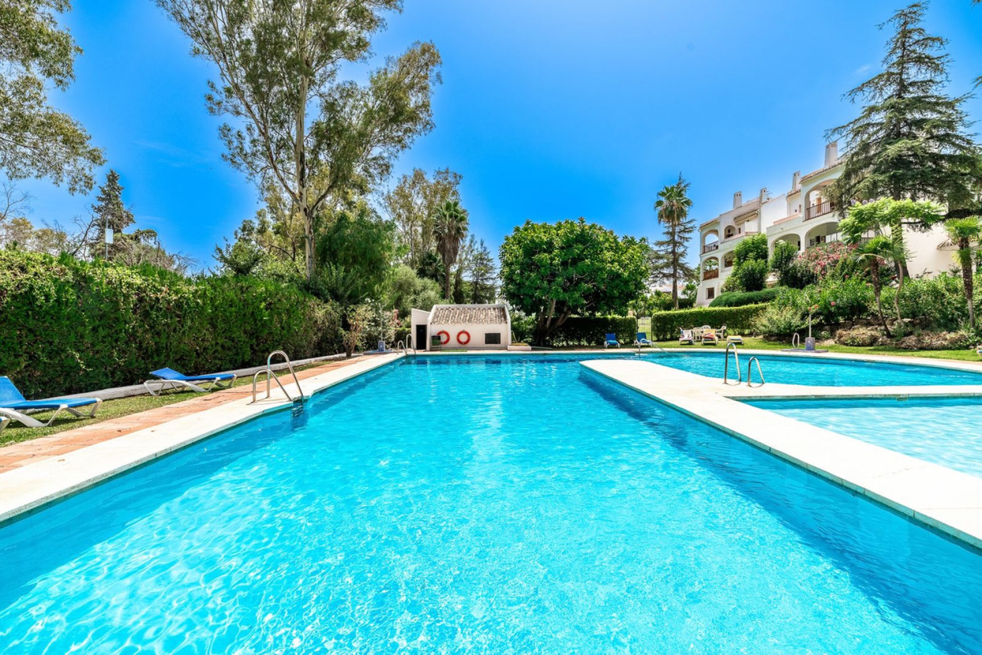 Resale - House - Detached Villa - Marbella - Nueva Andalucia