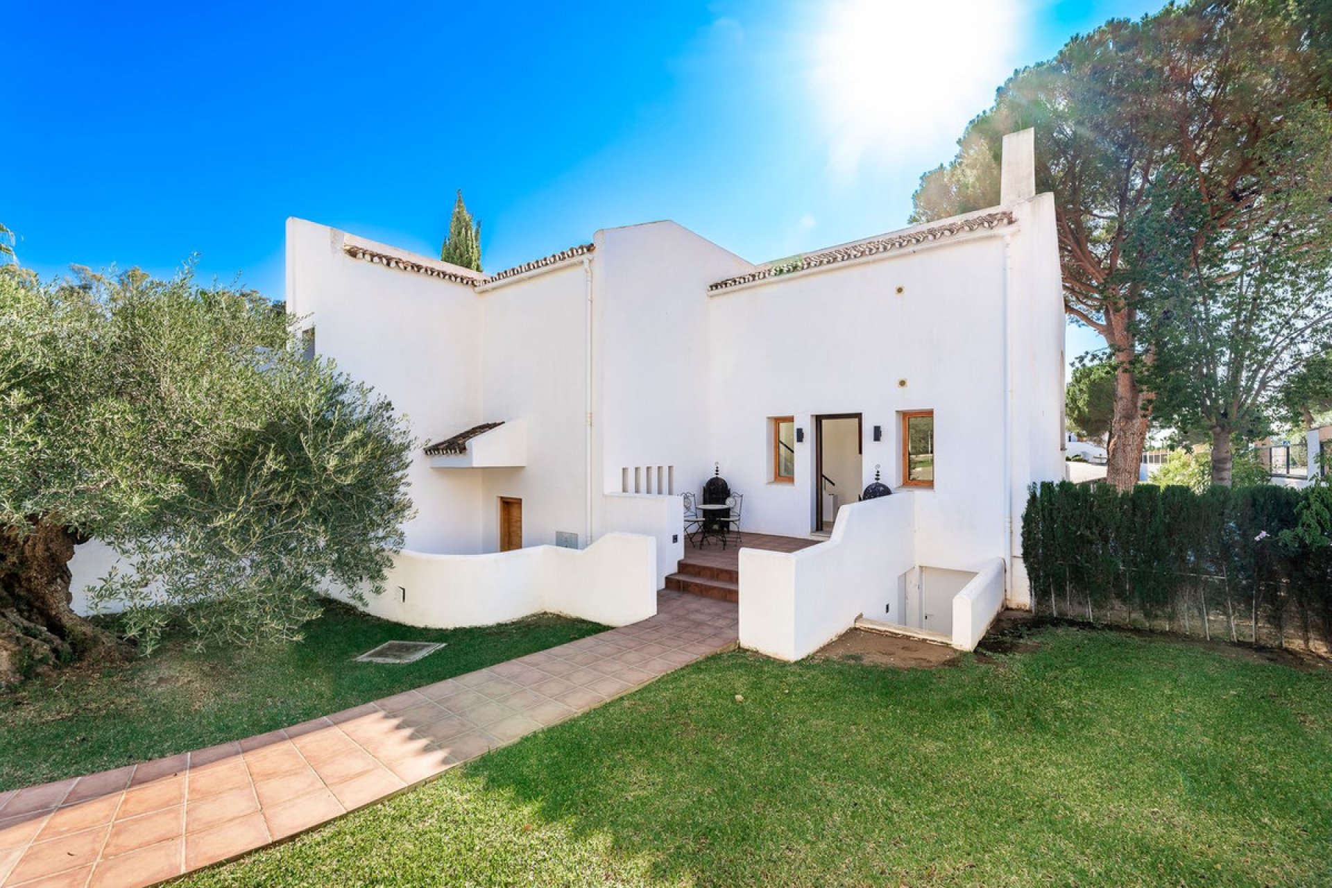 Resale - House - Detached Villa - Marbella - Nueva Andalucia