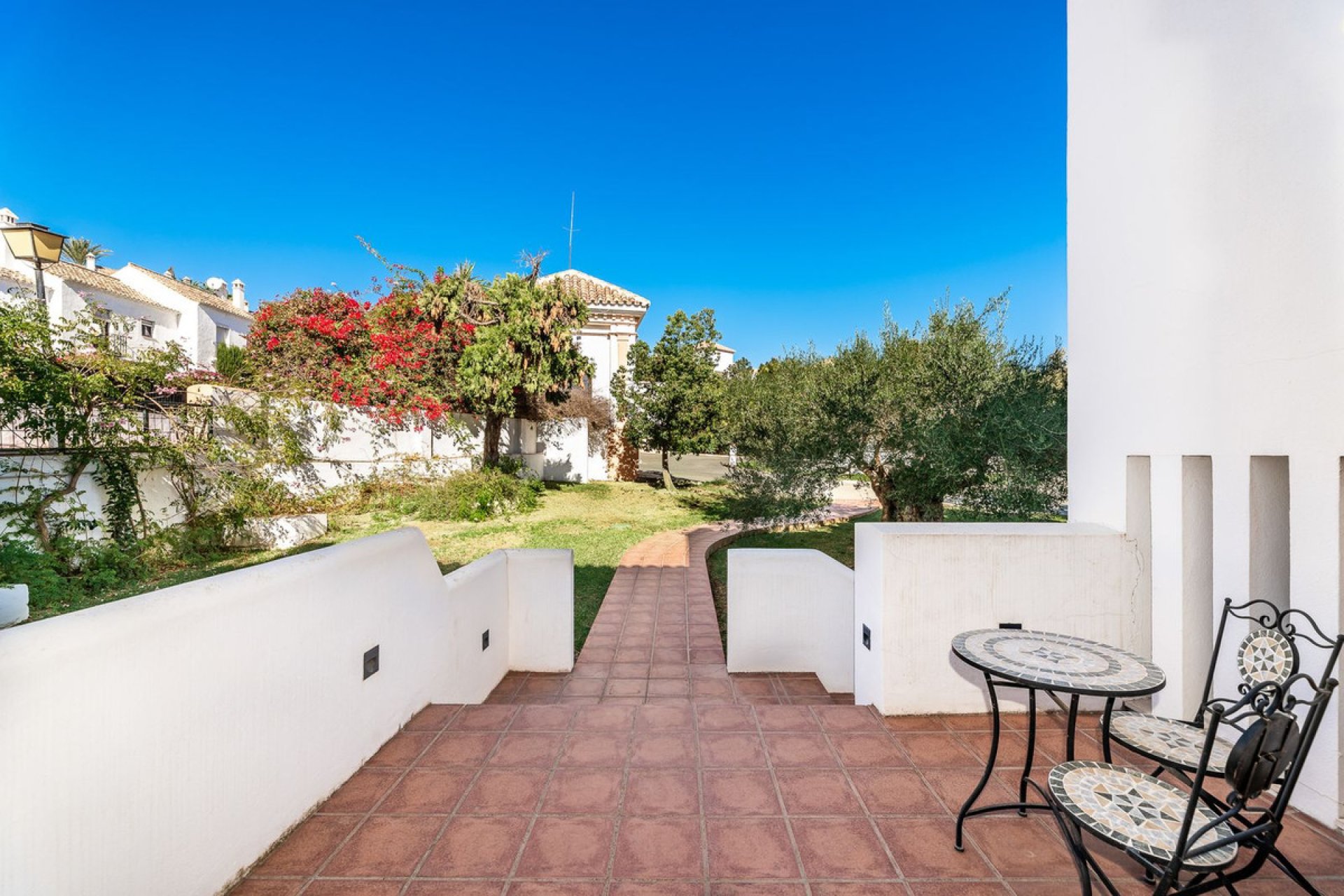 Resale - House - Detached Villa - Marbella - Nueva Andalucia