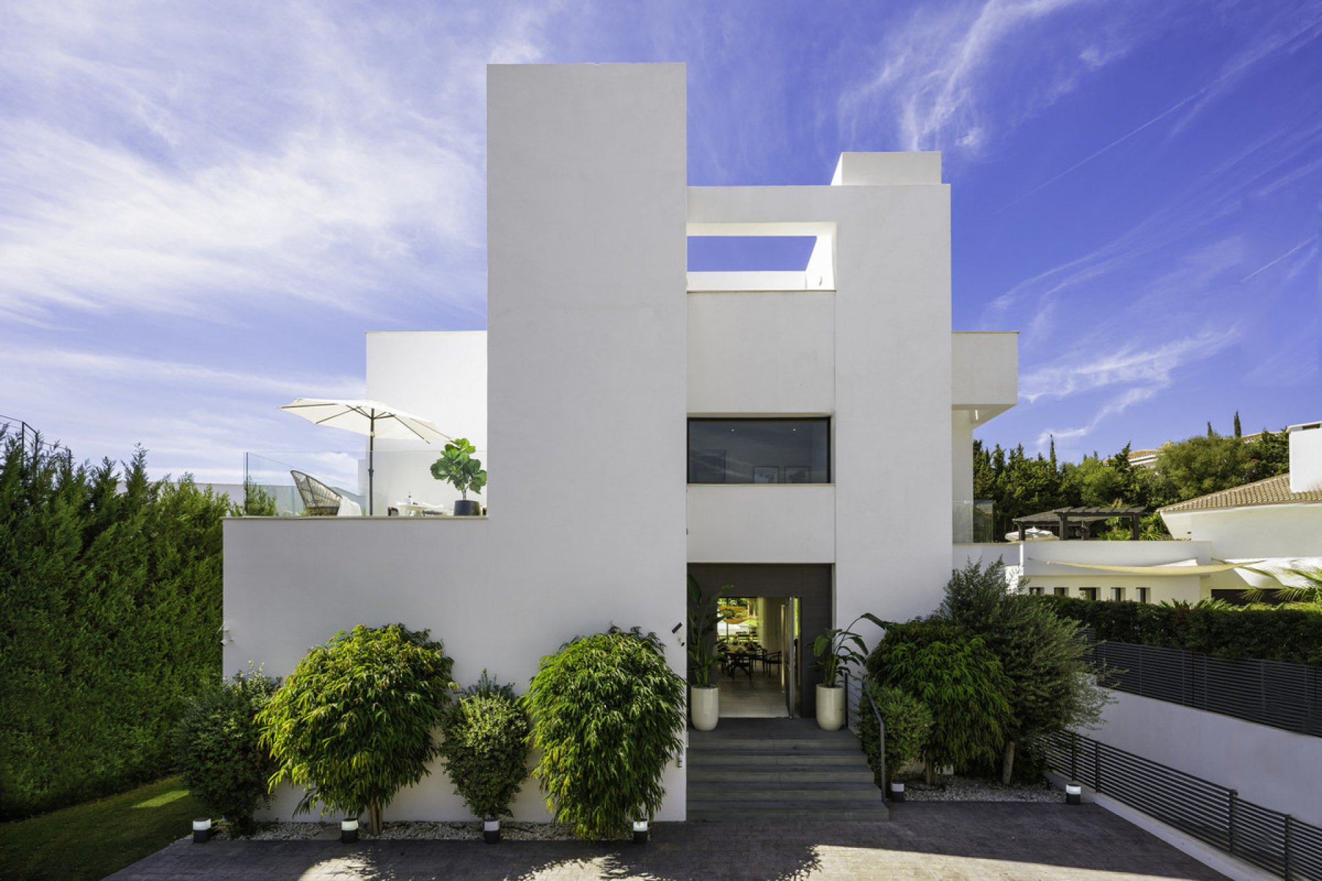 Resale - House - Detached Villa - Marbella - Nueva Andalucia