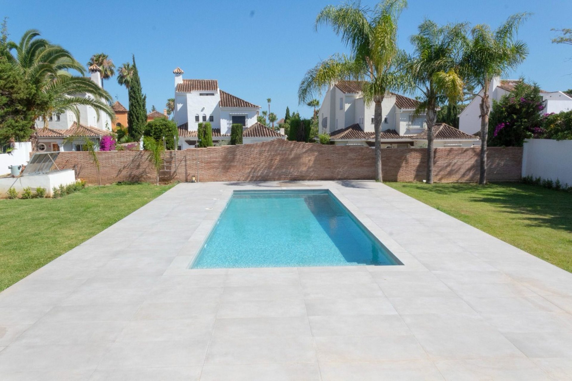 Resale - House - Detached Villa - Marbella - Nueva Andalucia