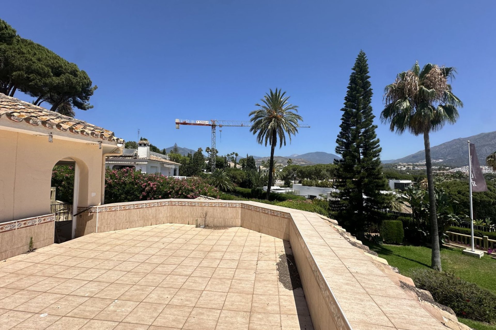 Resale - House - Detached Villa - Marbella - Nueva Andalucia