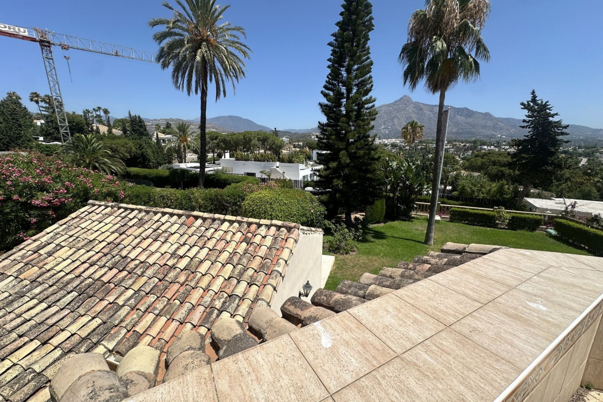 Resale - House - Detached Villa - Marbella - Nueva Andalucia