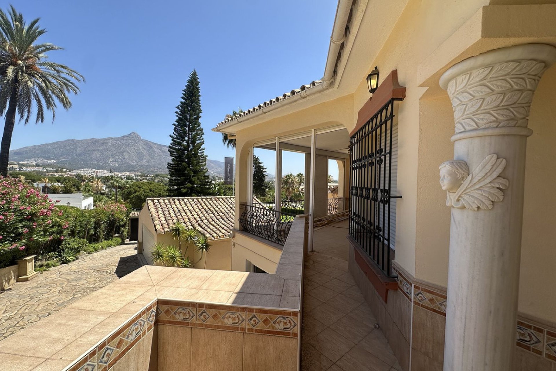 Resale - House - Detached Villa - Marbella - Nueva Andalucia