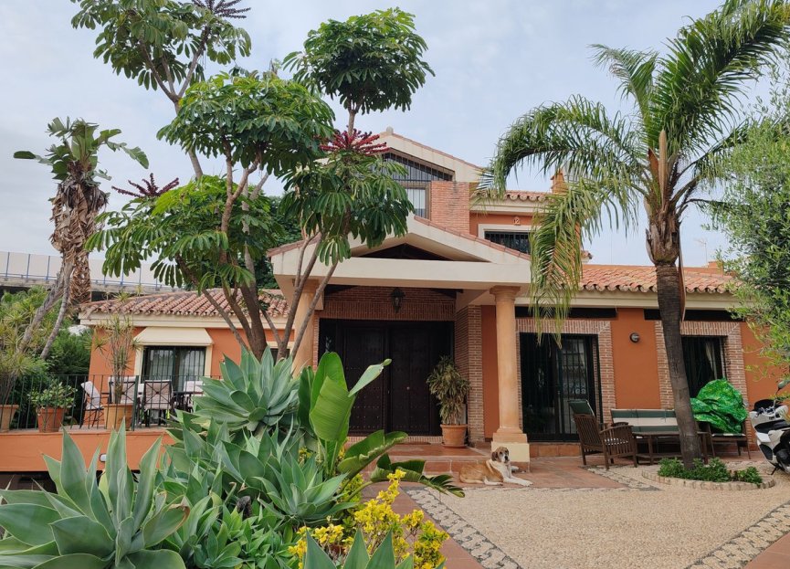 Resale - House - Detached Villa - Marbella - Nueva Andalucia