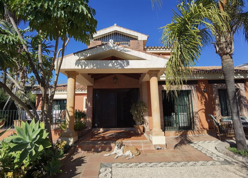 Resale - House - Detached Villa - Marbella - Nueva Andalucia