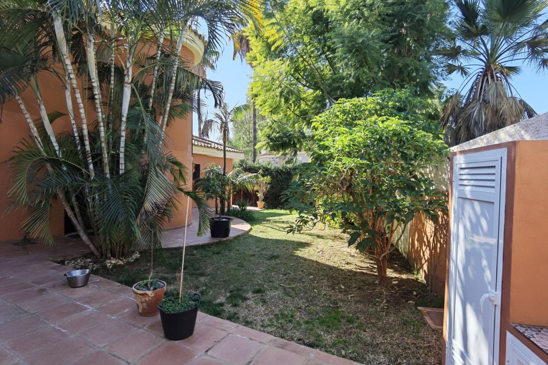 Resale - House - Detached Villa - Marbella - Nueva Andalucia