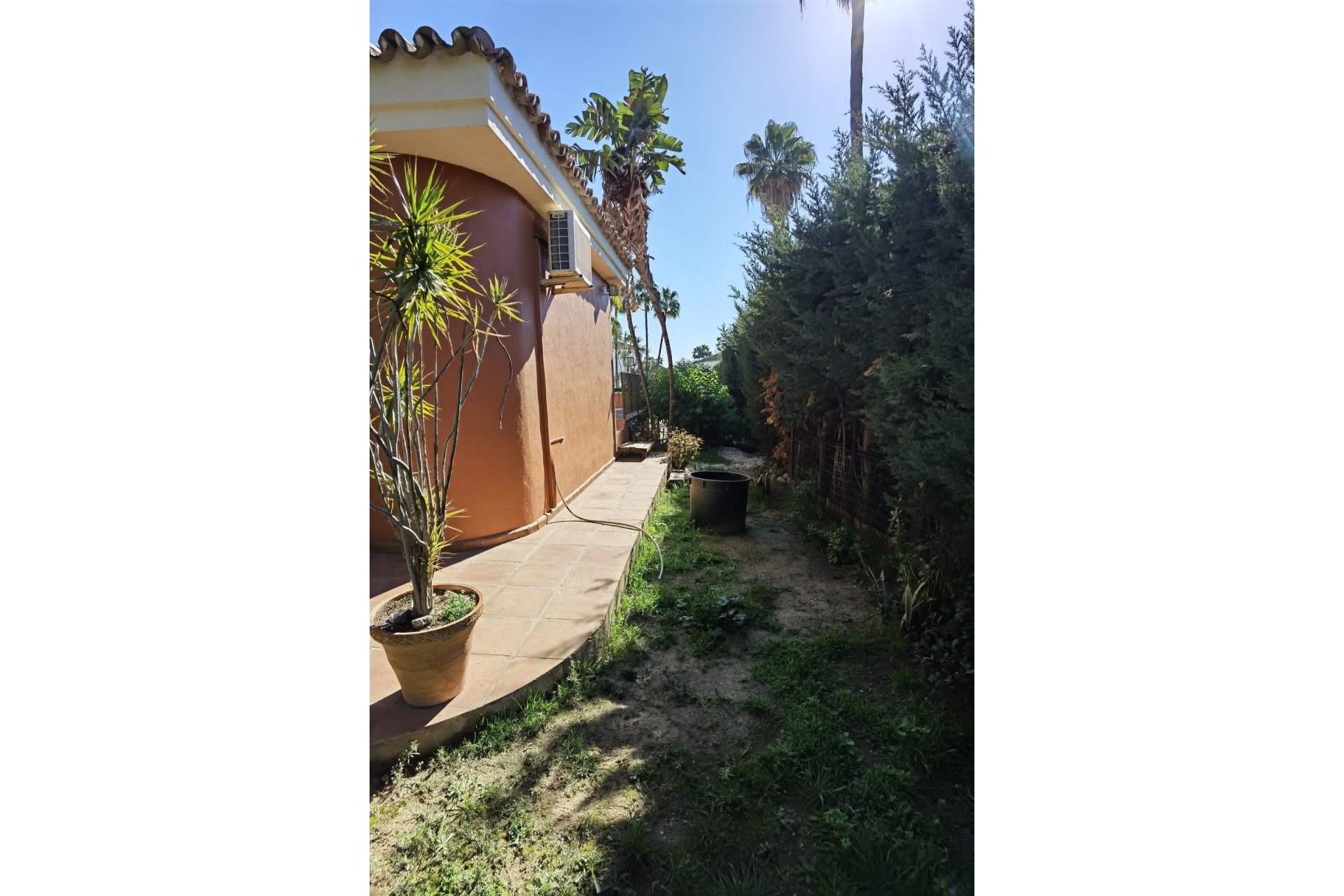 Resale - House - Detached Villa - Marbella - Nueva Andalucia