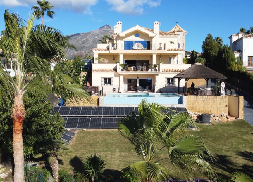 Resale - House - Detached Villa - Marbella - Nueva Andalucia