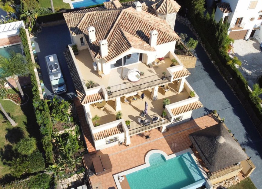 Resale - House - Detached Villa - Marbella - Nueva Andalucia