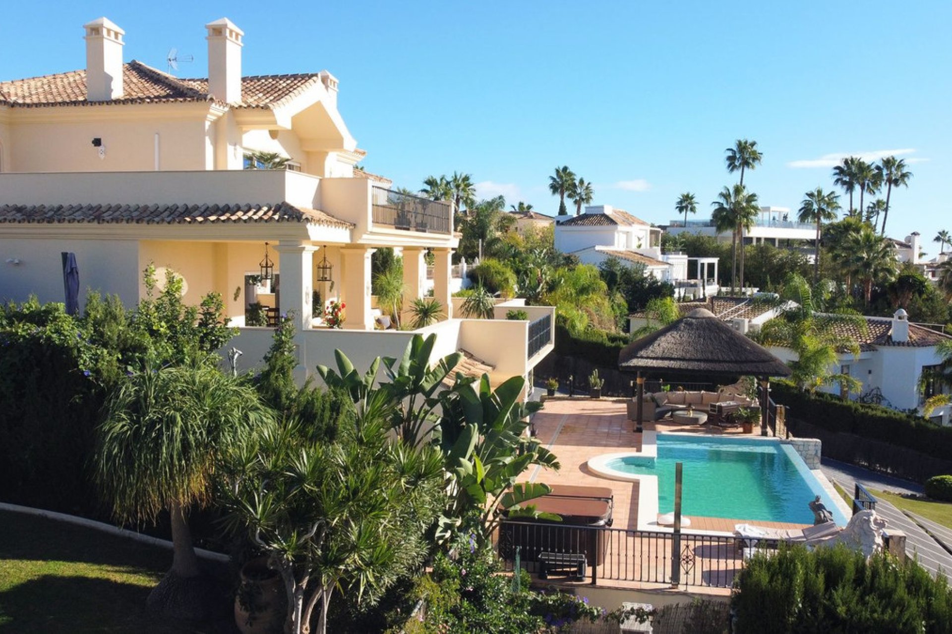 Resale - House - Detached Villa - Marbella - Nueva Andalucia