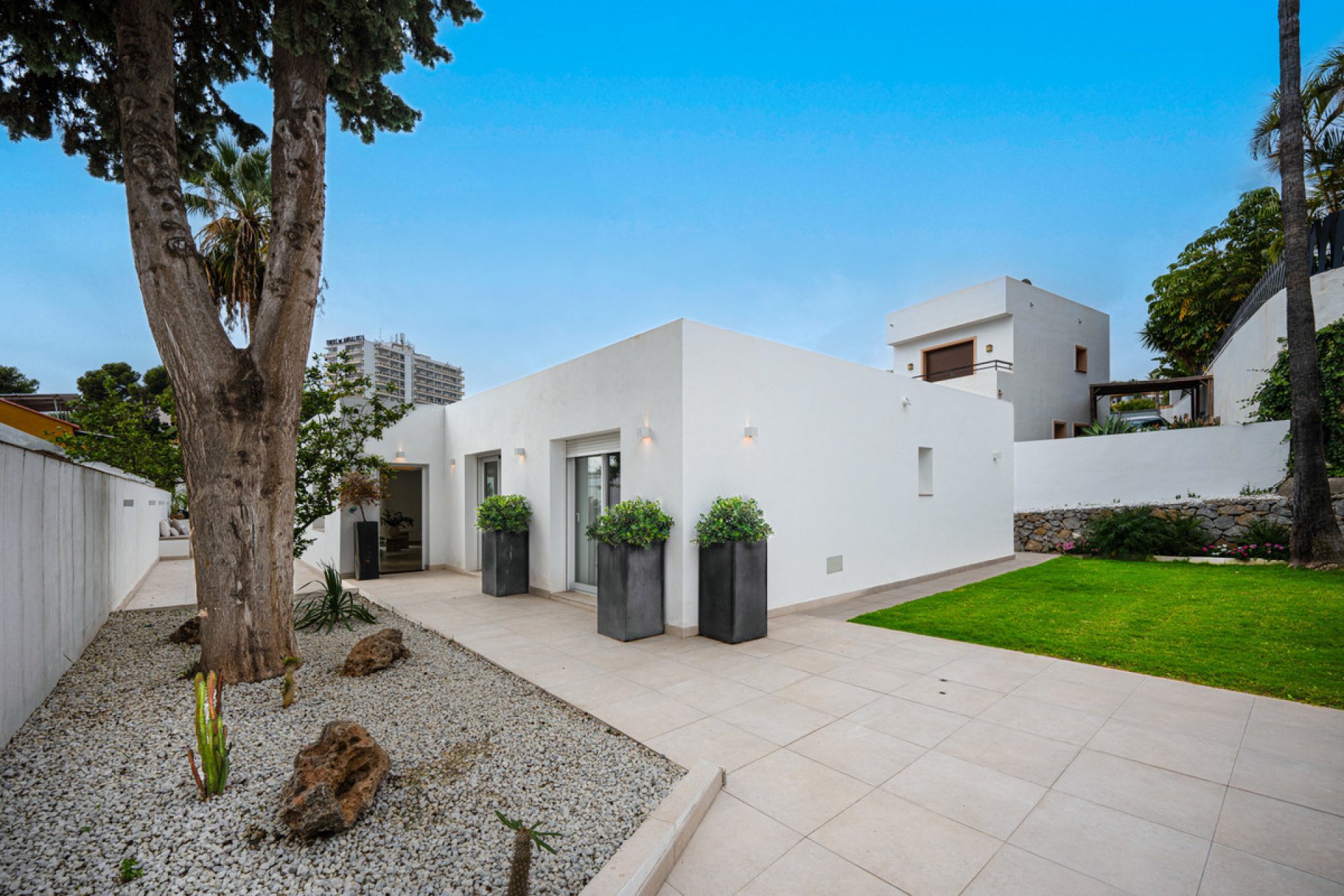 Resale - House - Detached Villa - Marbella - Nueva Andalucia