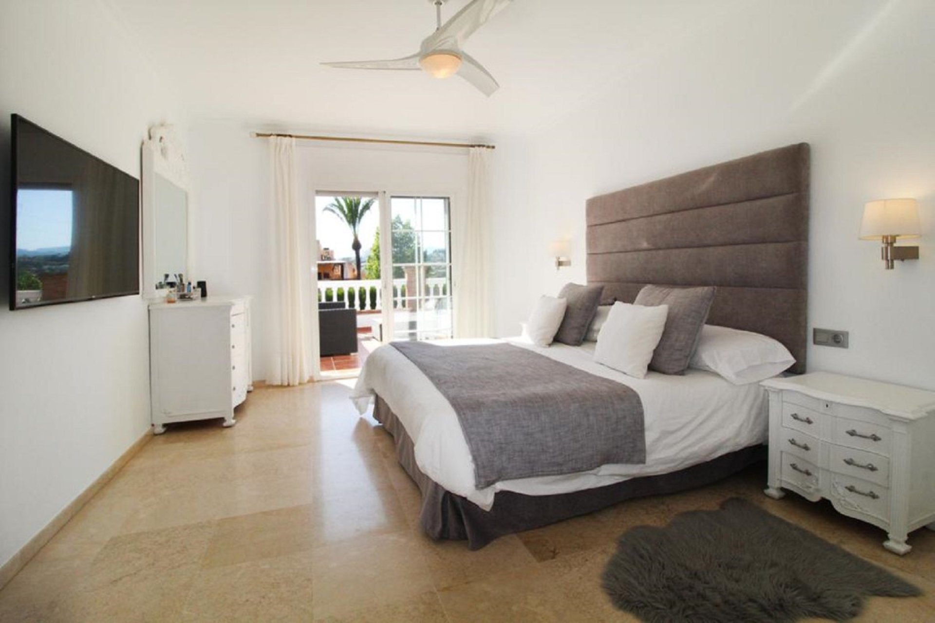 Resale - House - Detached Villa - Marbella - Nueva Andalucia