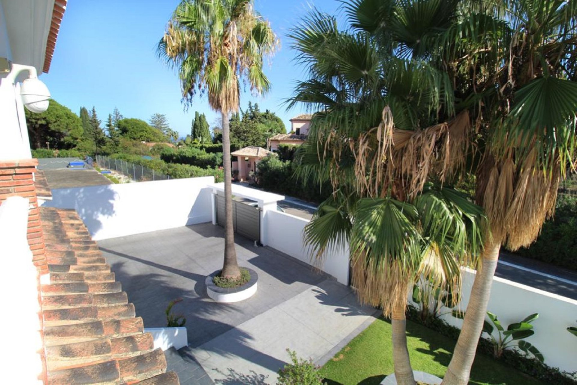 Resale - House - Detached Villa - Marbella - Nueva Andalucia