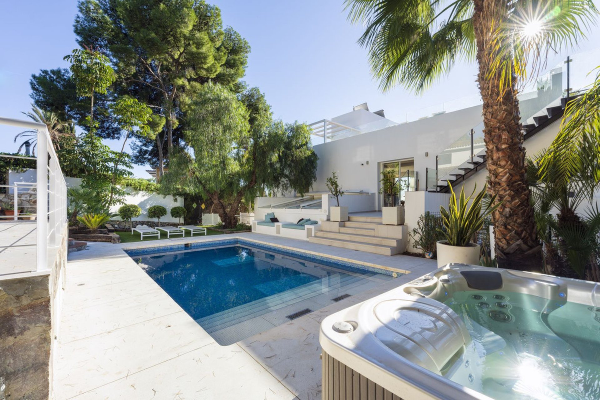 Resale - House - Detached Villa - Marbella - Nueva Andalucia