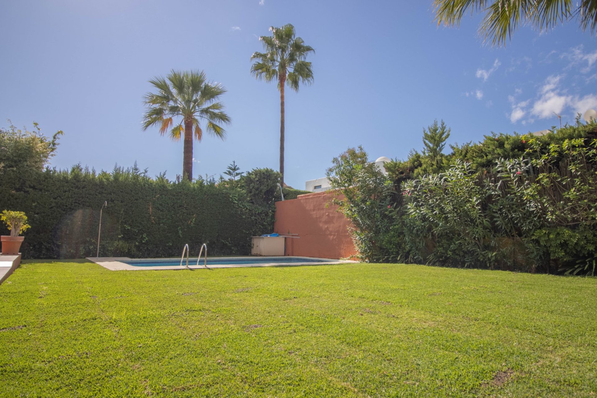 Resale - House - Detached Villa - Marbella - Nueva Andalucia