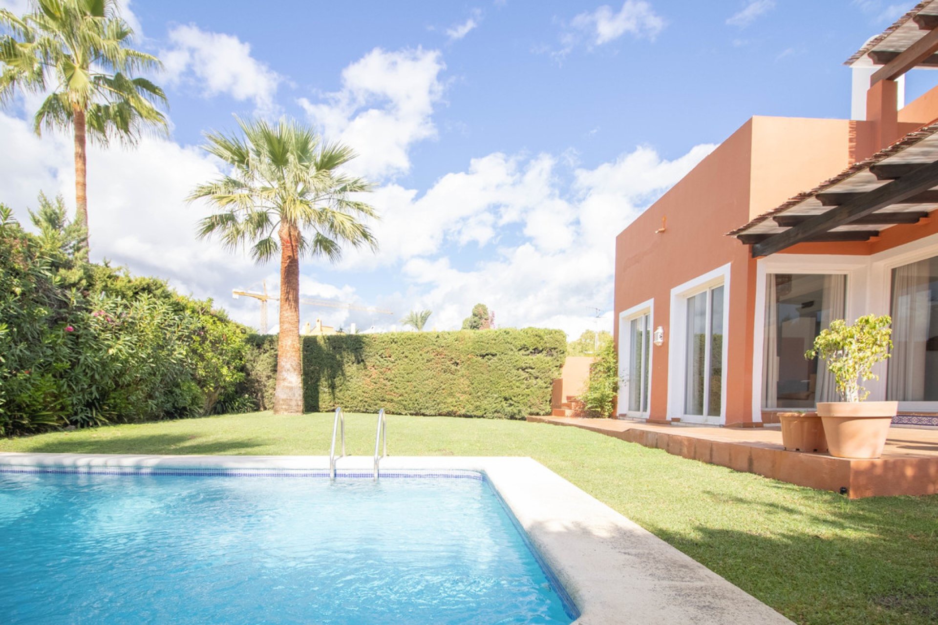 Resale - House - Detached Villa - Marbella - Nueva Andalucia