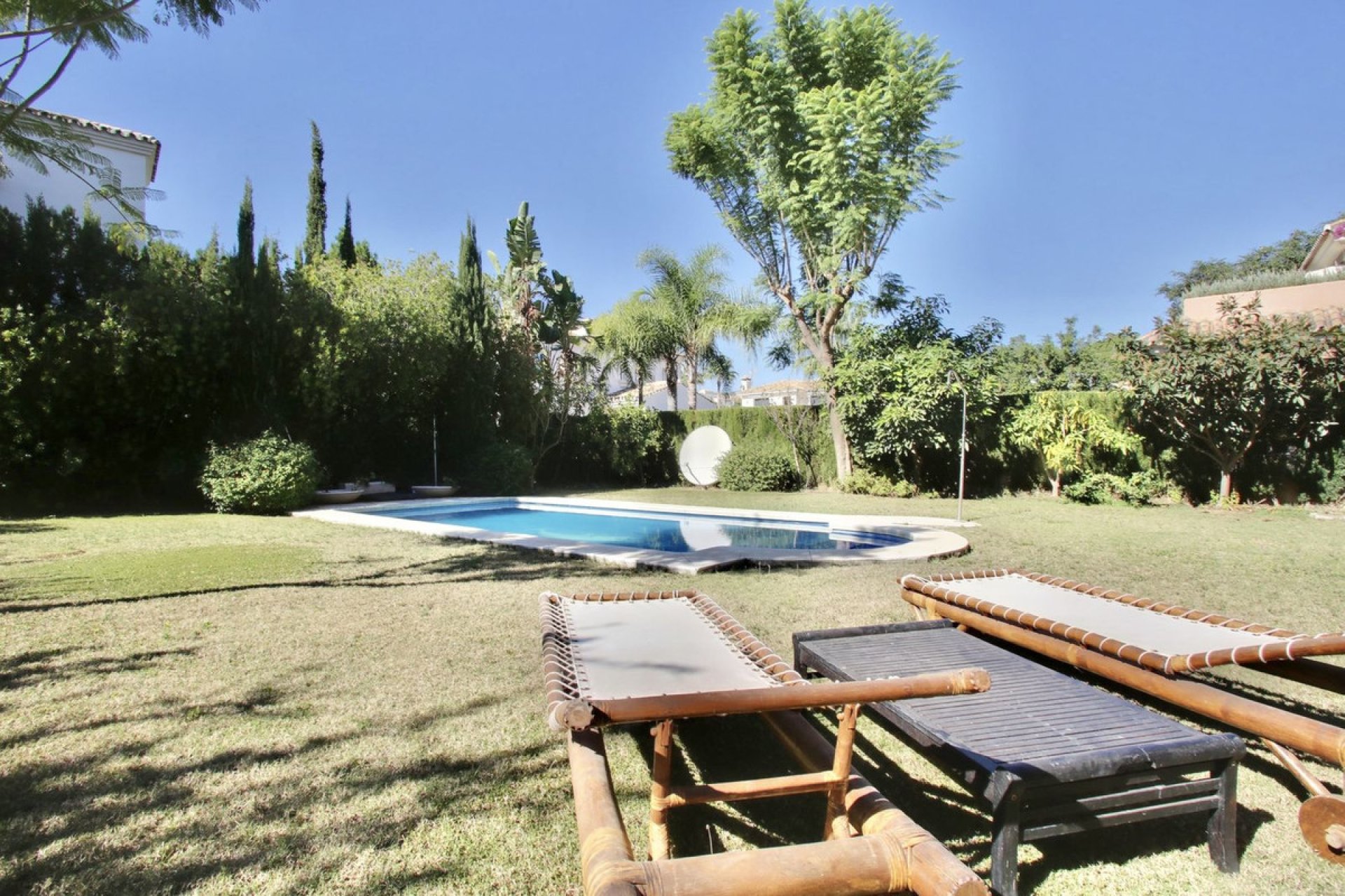 Resale - House - Detached Villa - Marbella - Nueva Andalucia