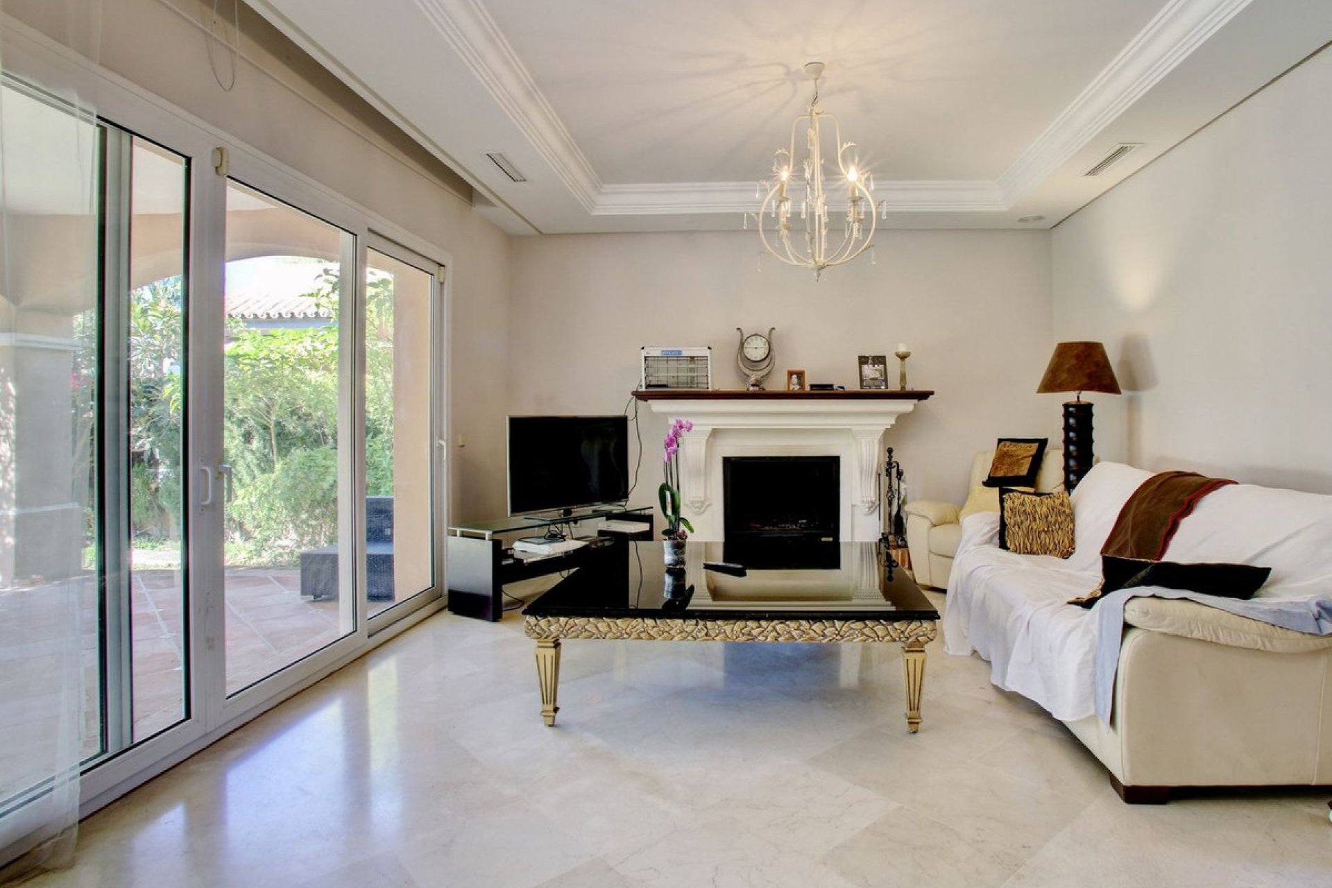 Resale - House - Detached Villa - Marbella - Nueva Andalucia