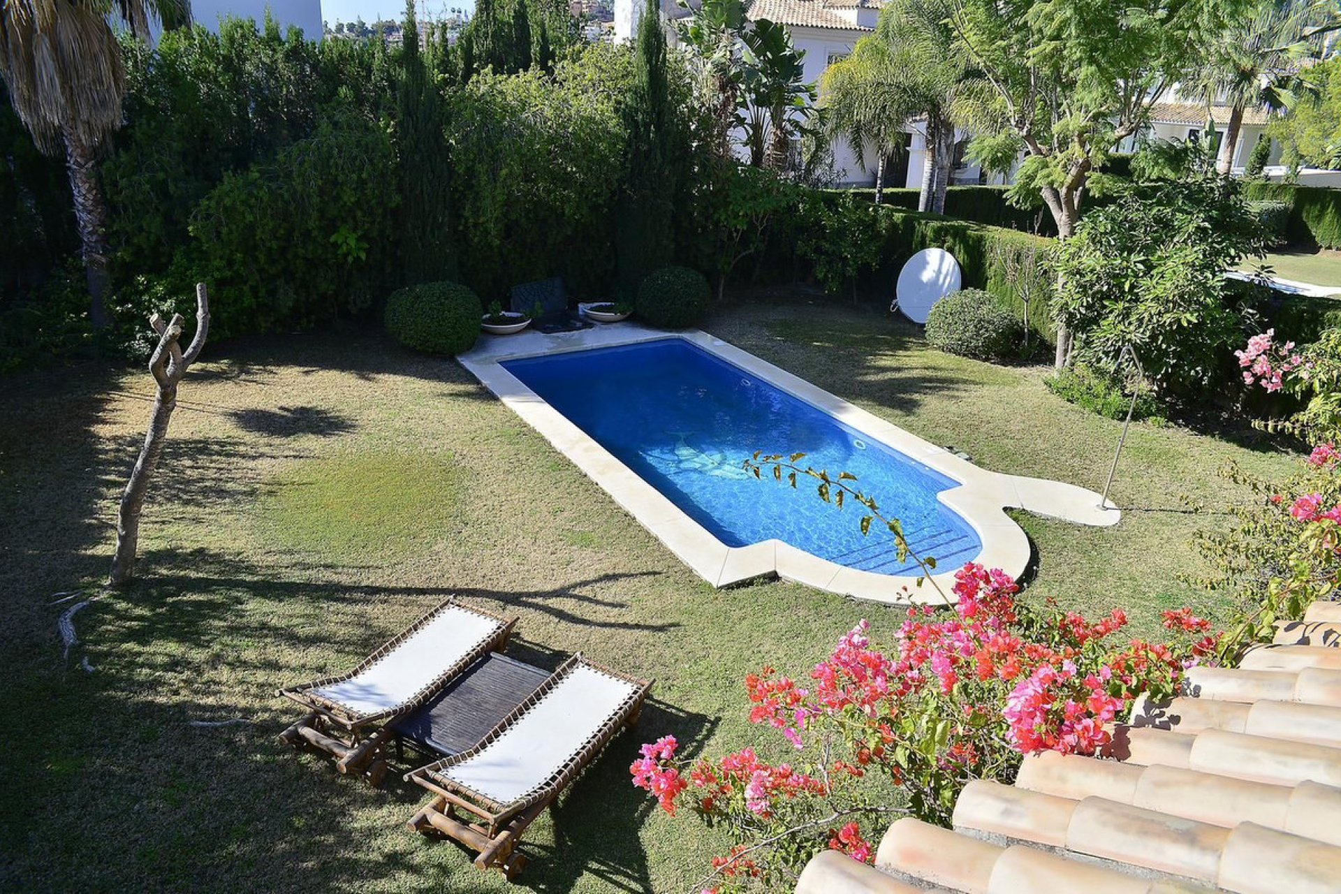 Resale - House - Detached Villa - Marbella - Nueva Andalucia