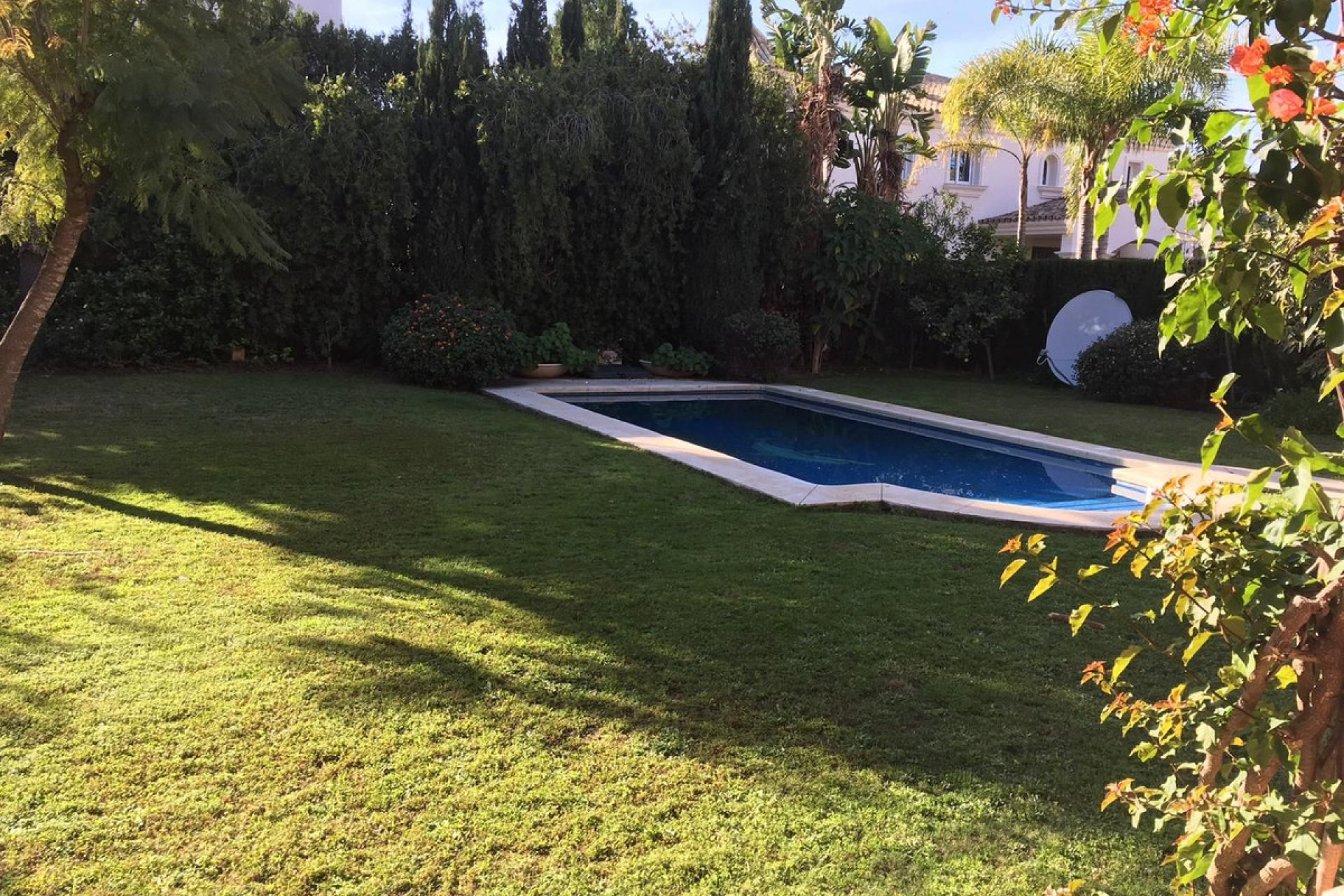 Resale - House - Detached Villa - Marbella - Nueva Andalucia