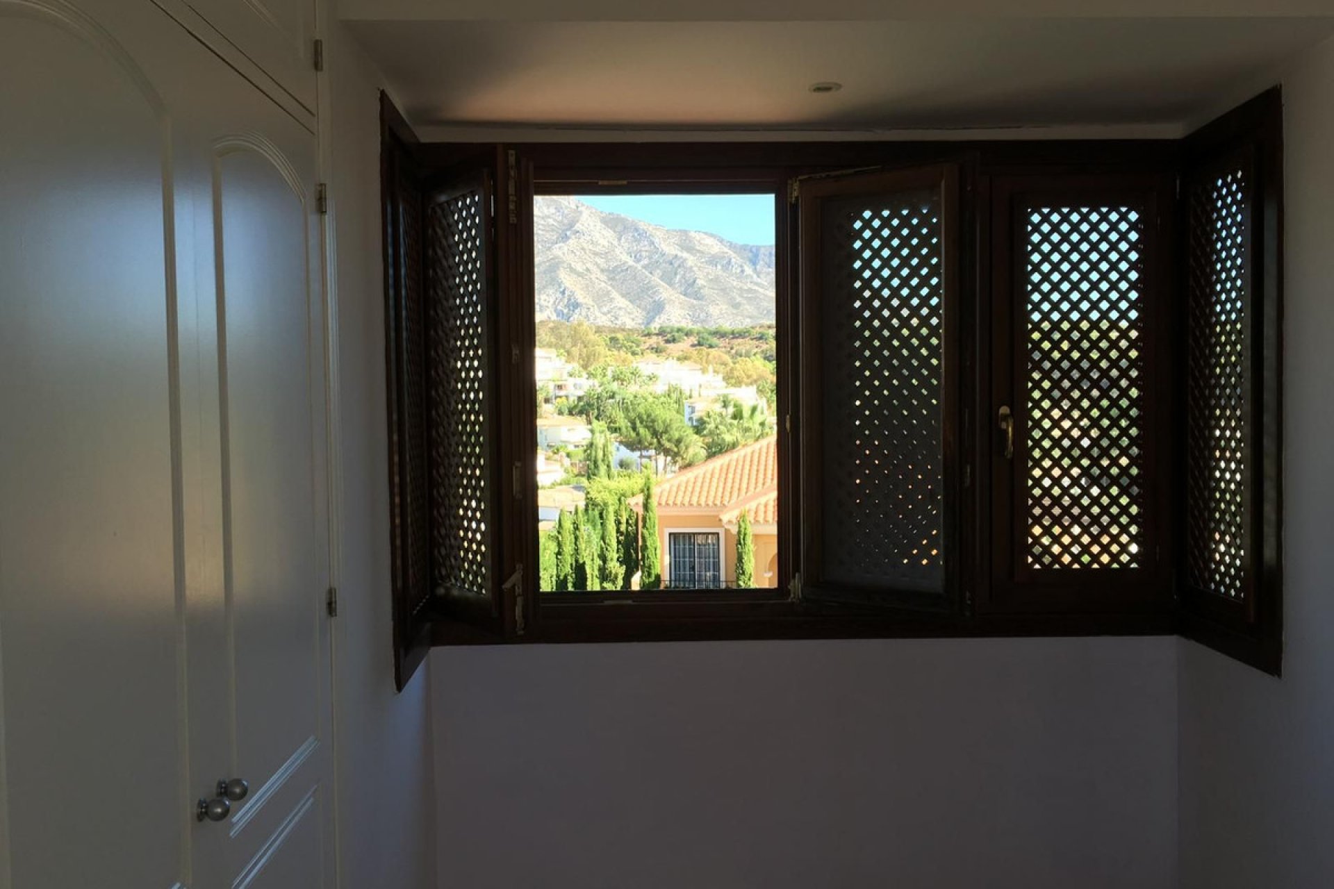 Resale - House - Detached Villa - Marbella - Nueva Andalucia