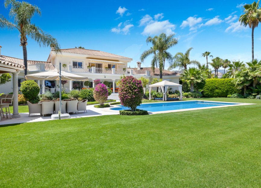 Resale - House - Detached Villa - Marbella - Nueva Andalucia