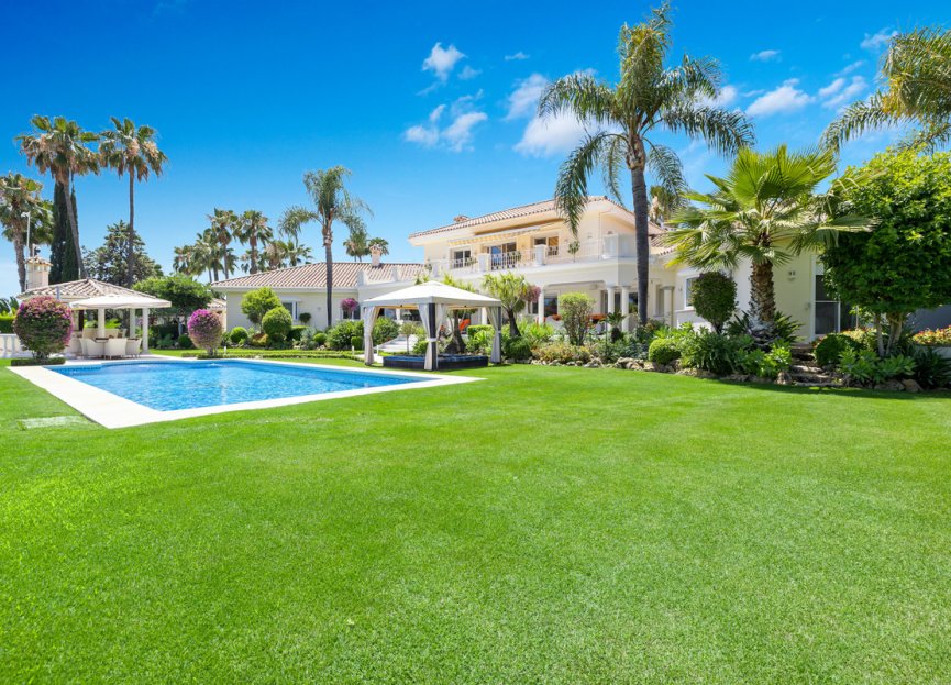 Resale - House - Detached Villa - Marbella - Nueva Andalucia